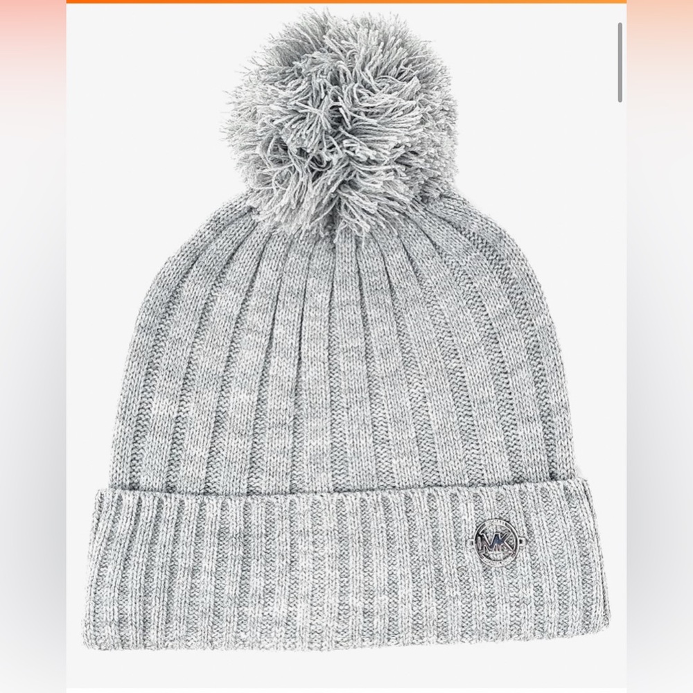 NWT MICHAEL KORS Gray Beanie with‎ Pom